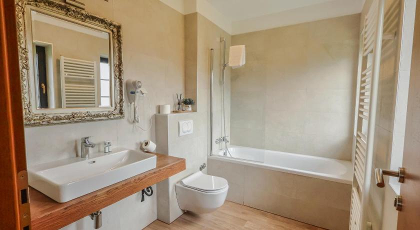 Image of Triple Room 2