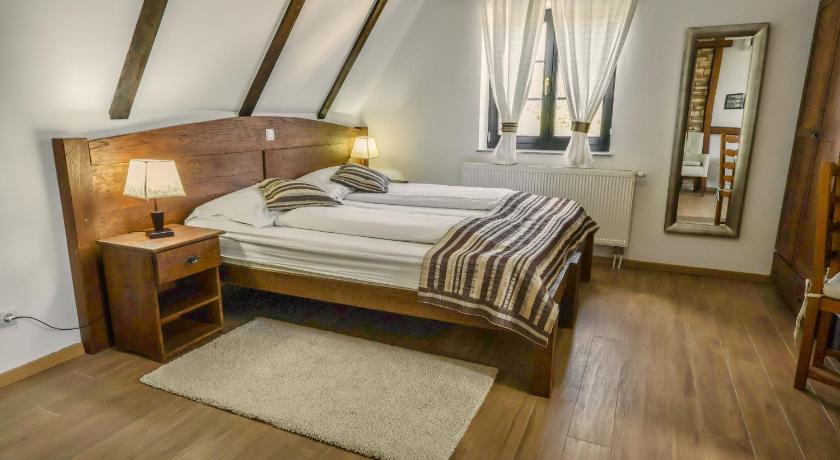 Image of Triple Room 5
