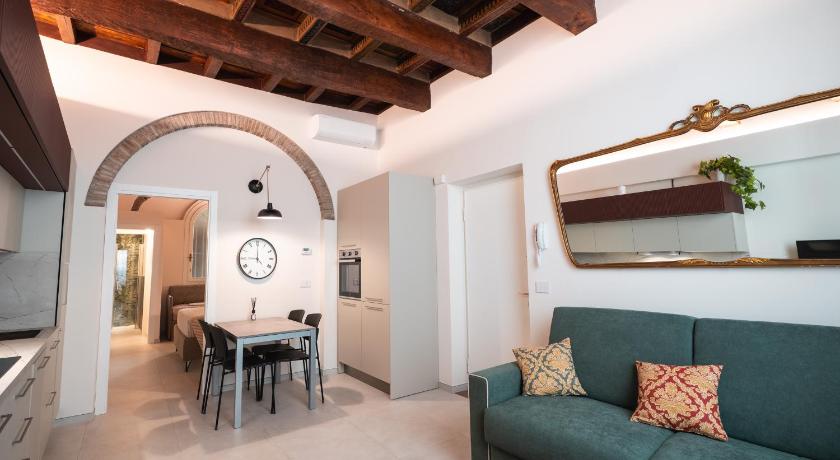 J&B Imola Home