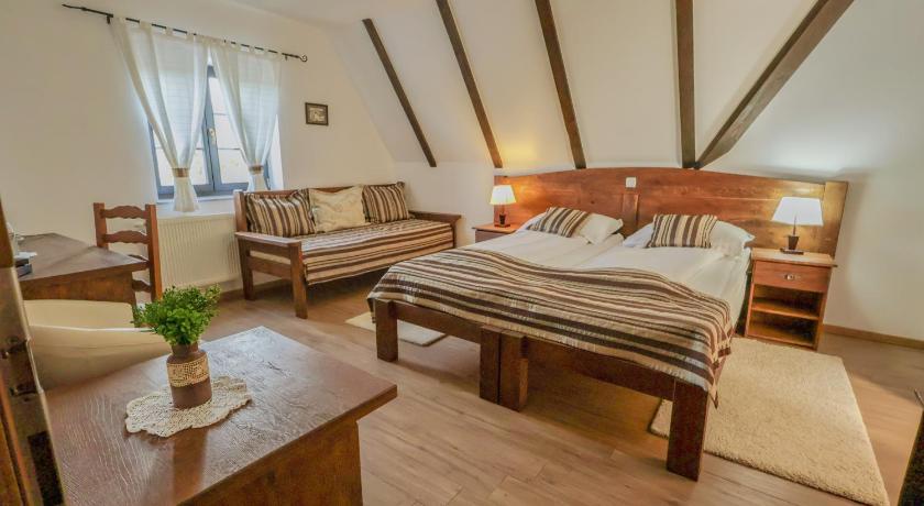 Image of Triple Room 4