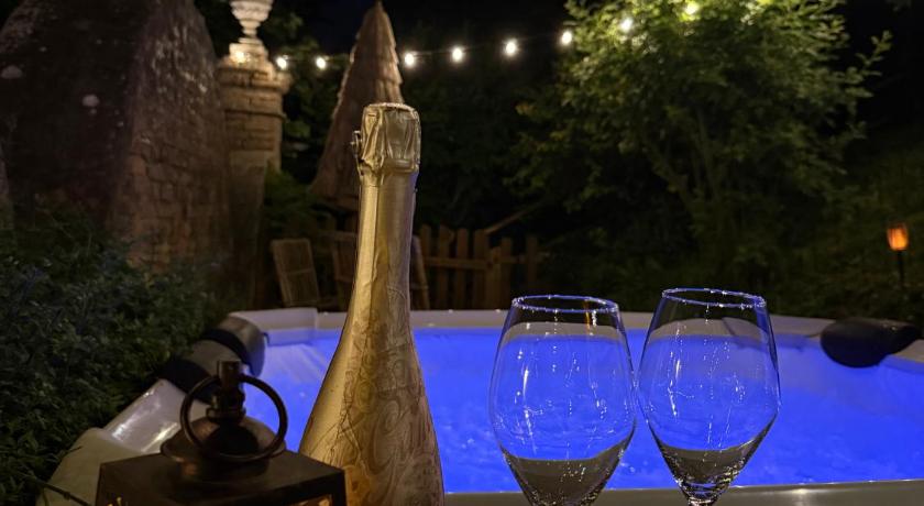 Io&Te Suite con Jacuzzi Privata a Villa Monteriolo