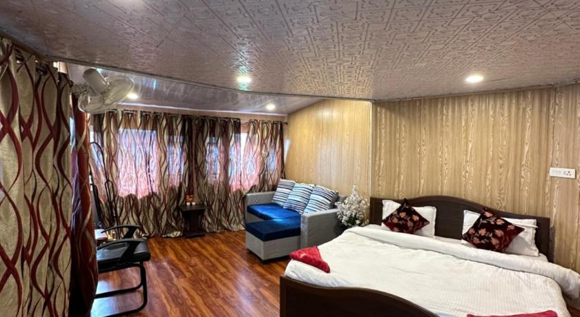 Nigeen Lodge - image 3