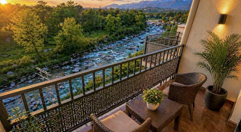 Aachman Riviera Resort Dharamshala - image 12