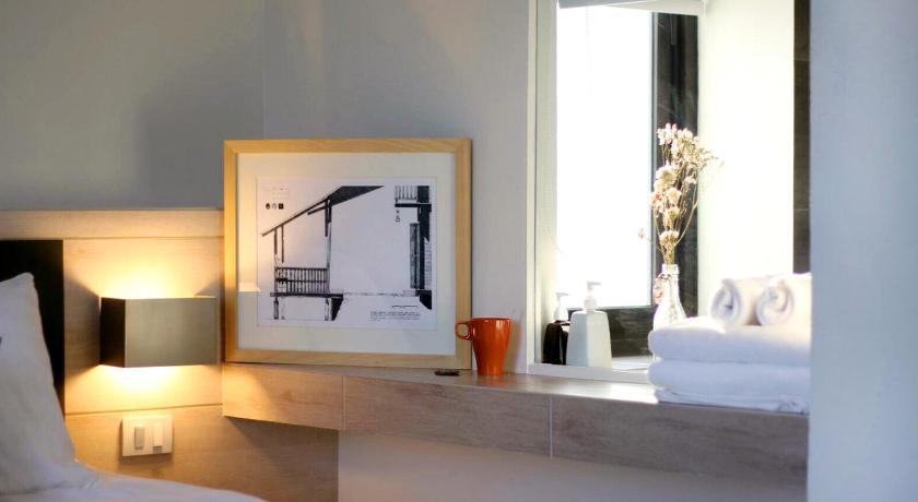 Image of Standard Twin Bed 6