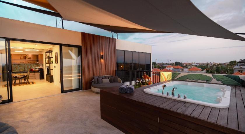 Onyx Beach Hotel - image 10