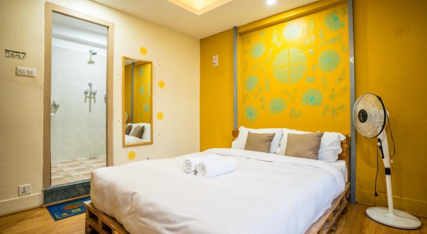 Image of Family Room with Private Bathroom 0