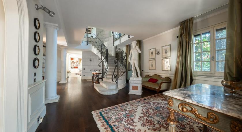 villa su lago privato Malaspina
