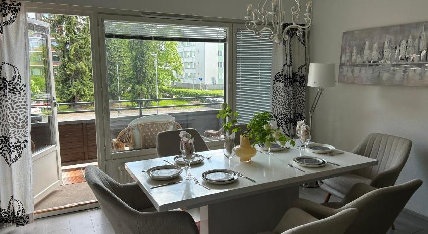 Large apartment in the centre of Jyvaskyla with private swimming pool and sauna