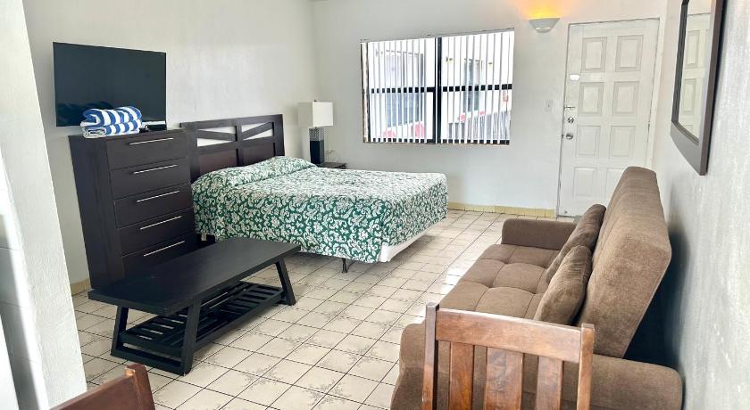 Image of One-Bedroom Suite 8