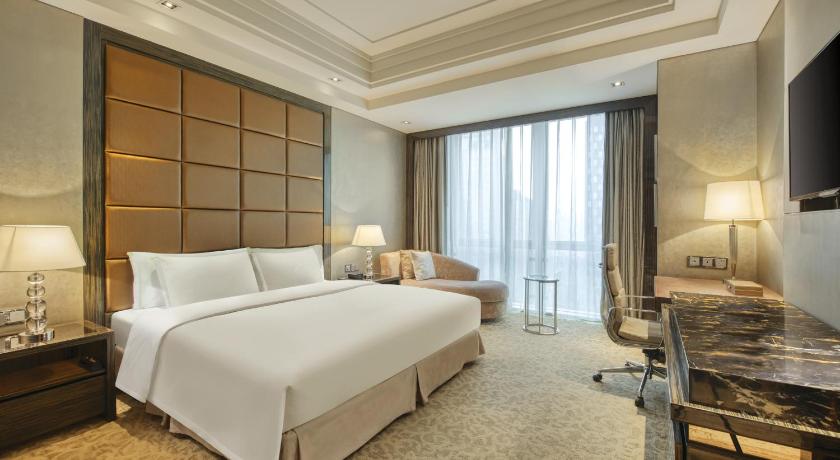 Imagen de 1 King Bed Standard High Floor 0