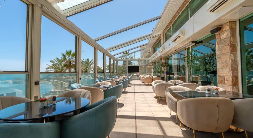 Movenpick Hotel & Resort Al Bida'a Kuwait - image 3