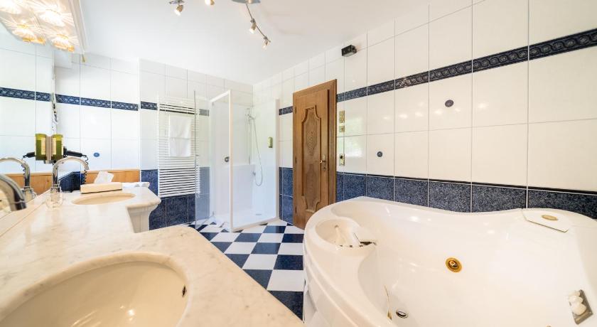 Image of Suite with Terrace 2