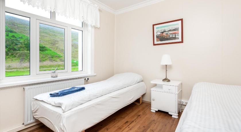 Image of Standard Single Room with Shared Bathroom 0
