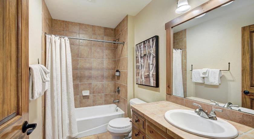 Image of 2 Bedroom Townhome  Bedding Guaranteed 17