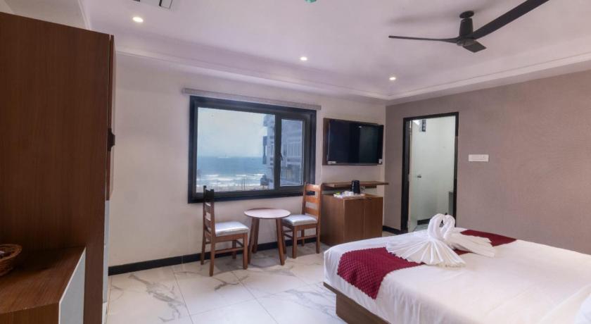 Lumis Beach Hotel - image 11