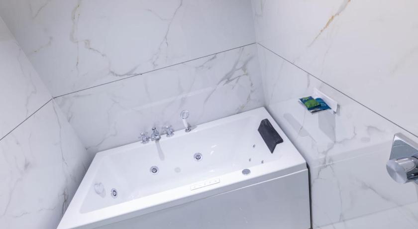 Lumis Beach Hotel - image 14
