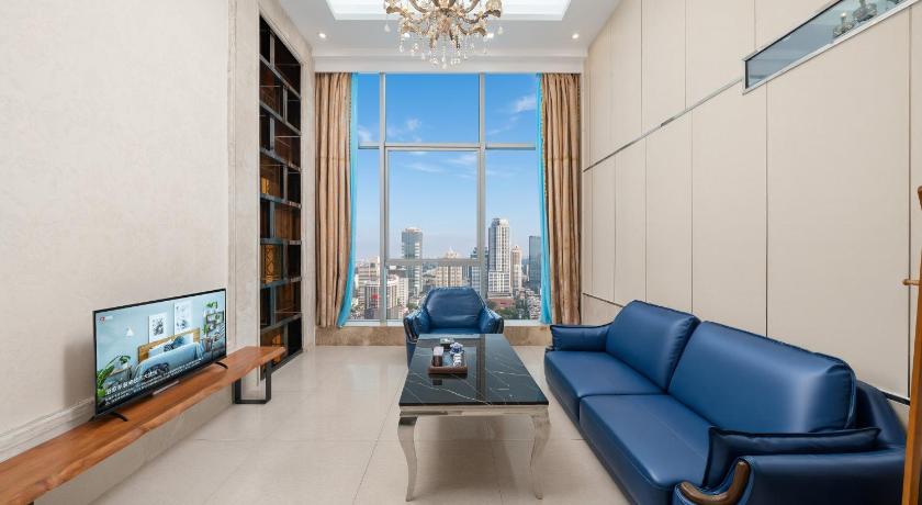 Image of Family Room 0