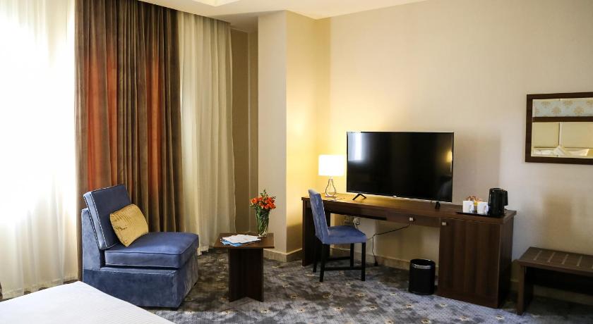 Image of Executive Suite 8