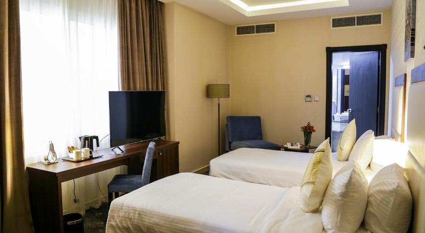 Image of Superior Room Twin Bed 10