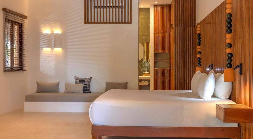 Image of Junior Suite Superior with Spa bath 8