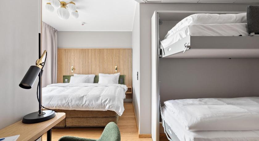Image of 1 King Bed, Non-smoking, Family Room, 2nd Bed Wall Bed, Sitting Area, Wi-fi, Full Breakfast 1