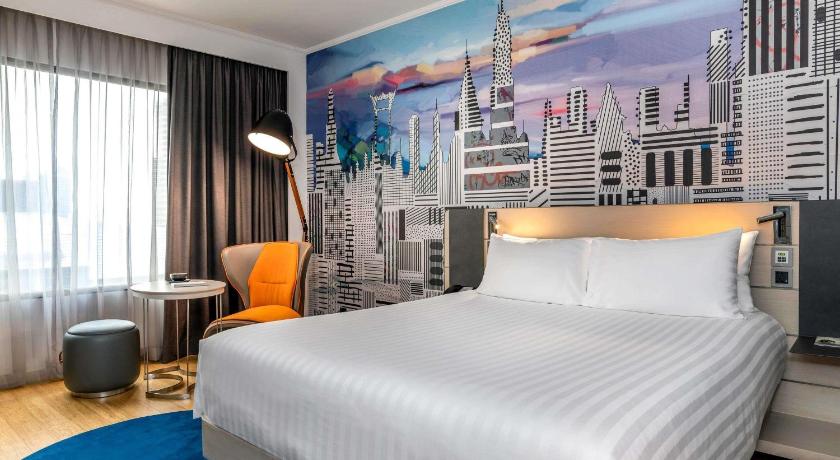 Image of Junior Suite Queen Bed 1