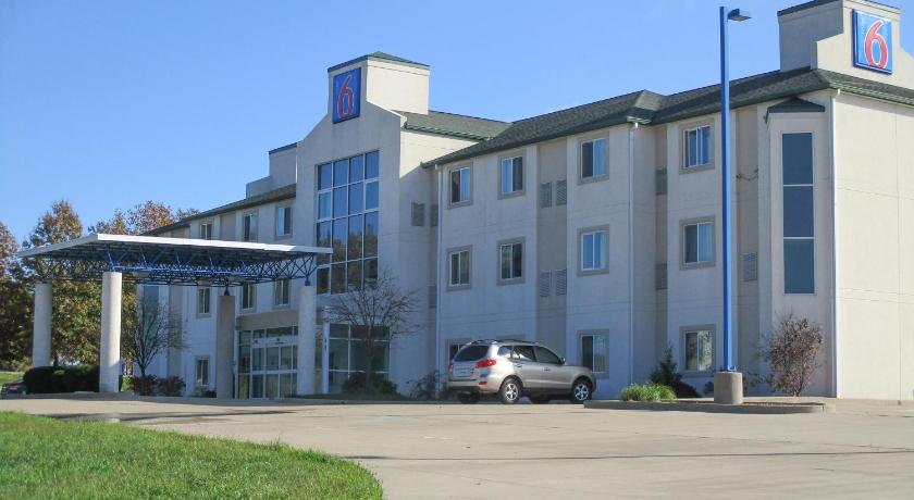 Motel 6-Kingdom City, MO