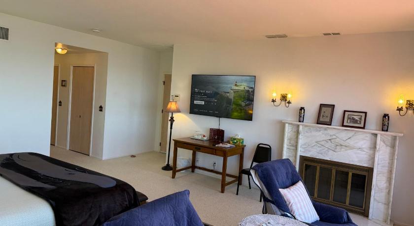 Image of Deluxe Double Room with Balcony and Sea View 15