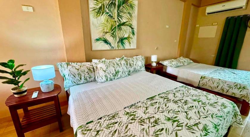 Image of Family Room 0