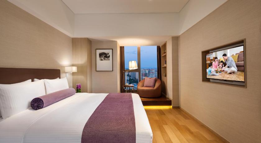 Image of Studio Premier 5