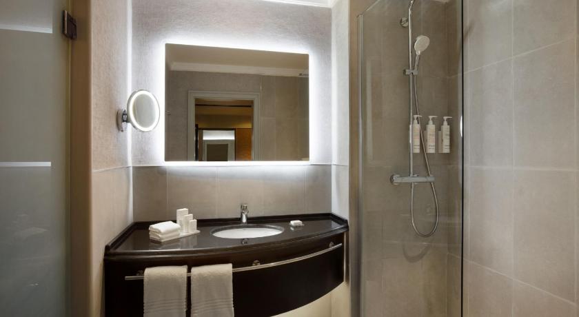 Image de Suite Lit King-Size Junior - Accès au Salon Club (Junior King Suite - Club Lounge Access) 2
