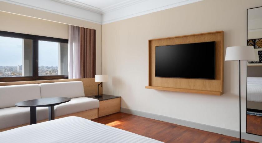Image de Suite Lit King-Size Junior - Accès au Salon Club (Junior King Suite - Club Lounge Access) 3