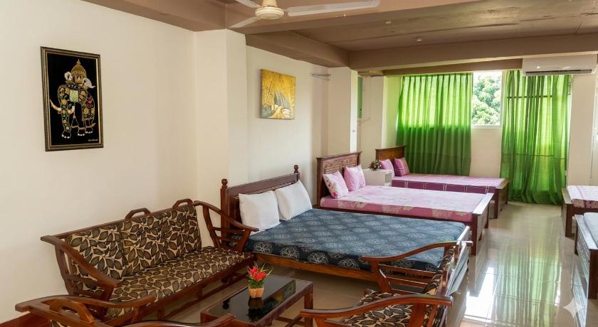 The Beehive Hotel - image 4