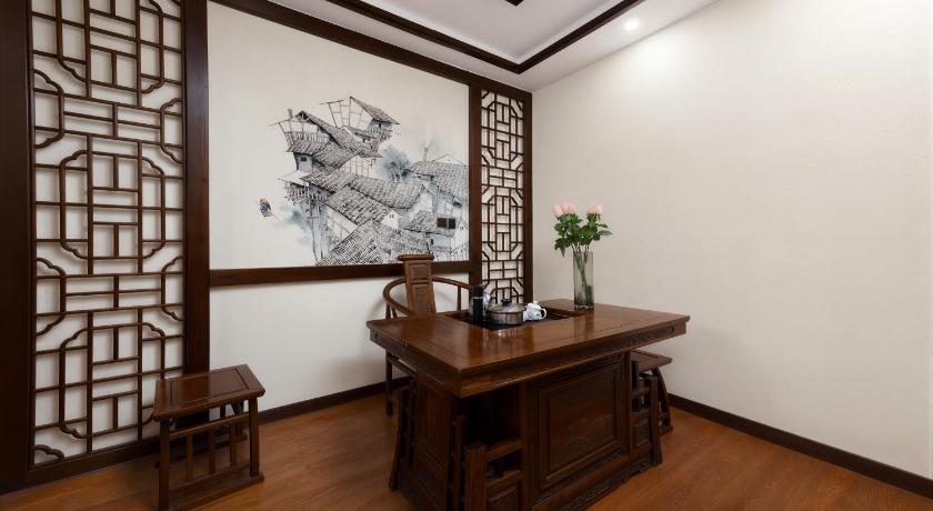 Zhangjiajie Lissen Hotel -5 min to Forest Park East Gate & Tour Tickets-Romantic Mtn View Room Hotel exterior