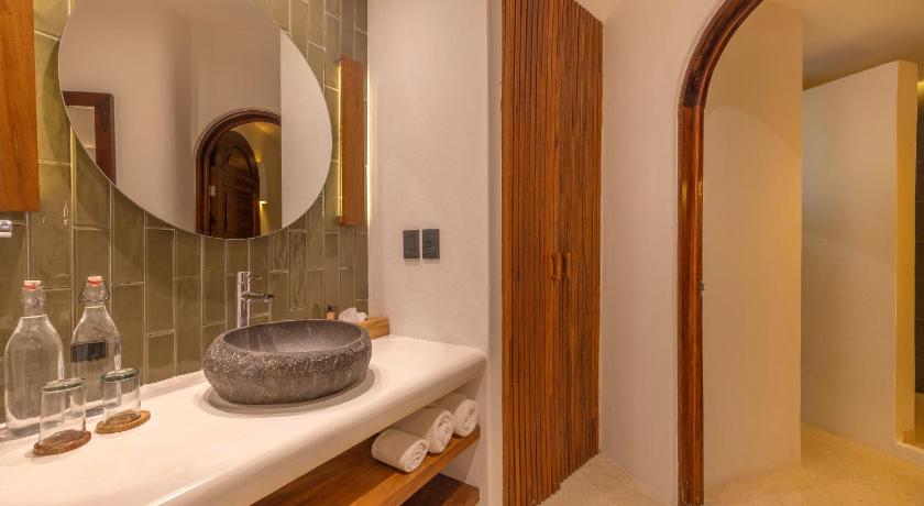 Image of Junior Suite (2 Adults + 2 Children) 6