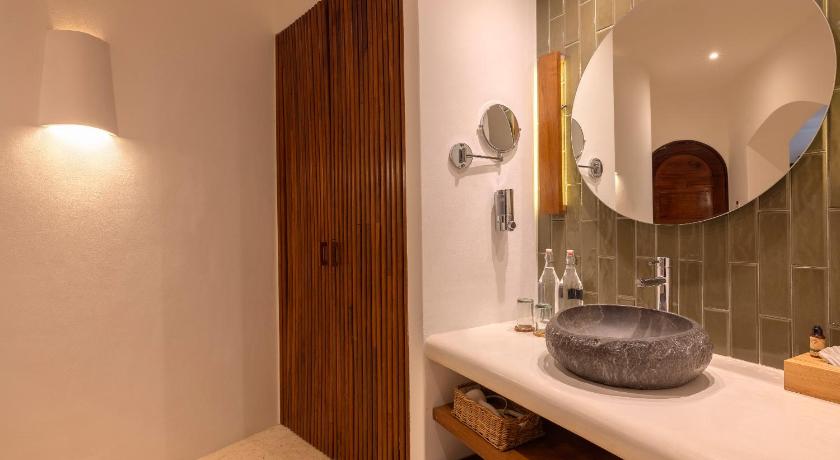 Image of Junior Suite (2 Adults + 2 Children) 2