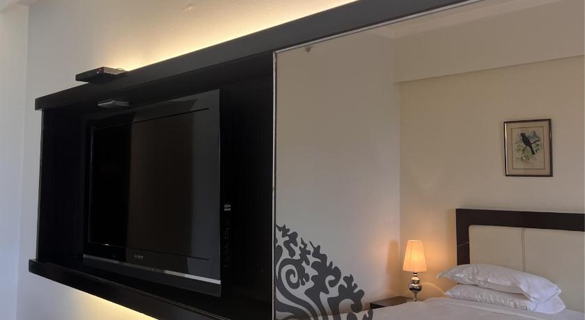 Image of Executive King Or Twin Top Floor Rooms - Free access to Steam Jacuzzi & Gym 17