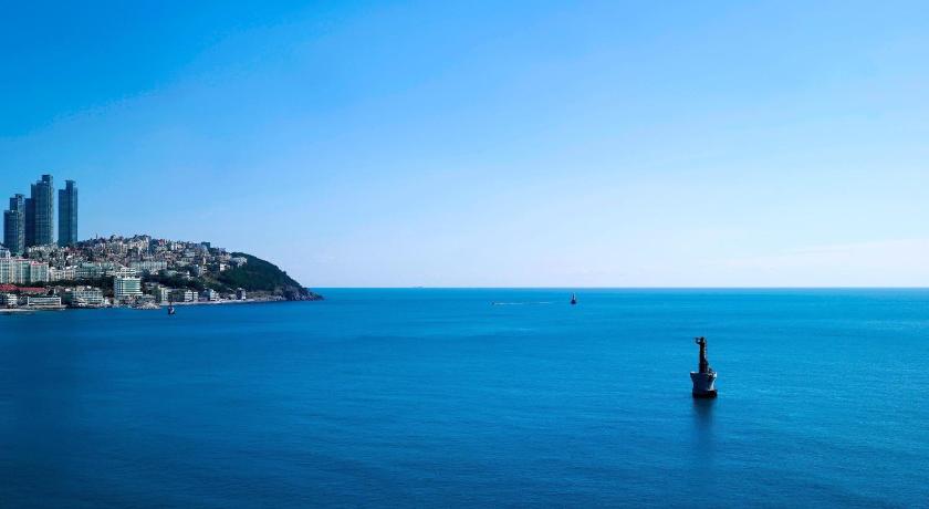 Image of Executive Beach King, Club lounge access, Guest room, 1 King, Haeundae Beach view 10