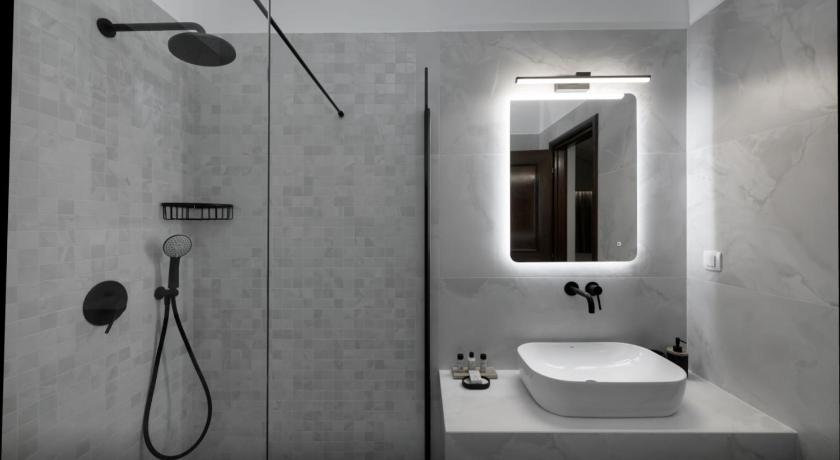 Image of Standard Suite 10