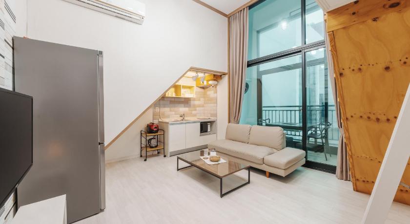 Image of One-Bedroom House 5 0