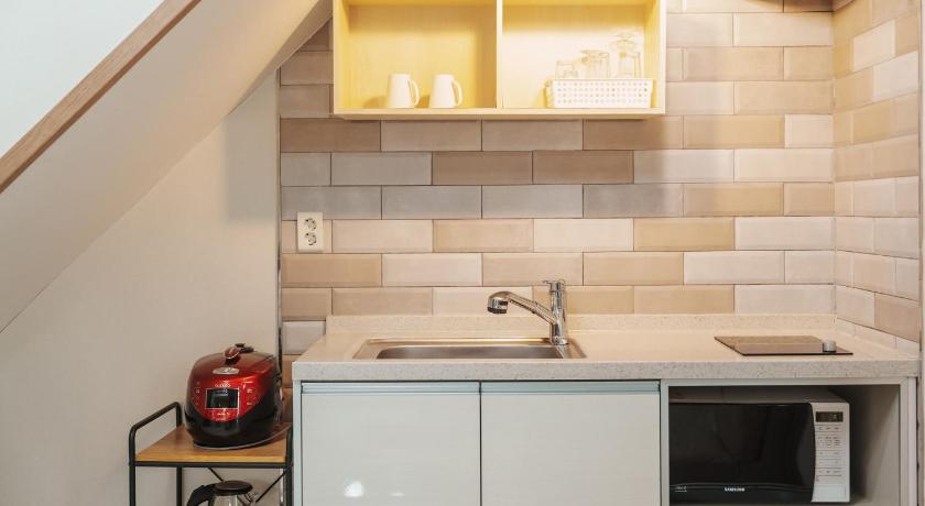 Image of One-Bedroom House 5 4
