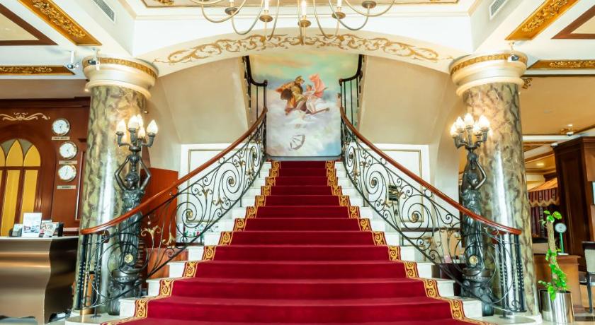Royal Ascot Hotel - image 4