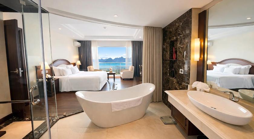 Image of Executive Suite with Sea View 1