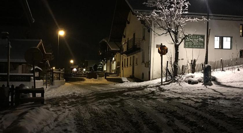 Chalet-Ski-Station photo