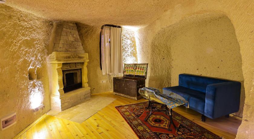 Immagine di Suite con Vasca Idromassaggio (Suite with Hot Tub) 7
