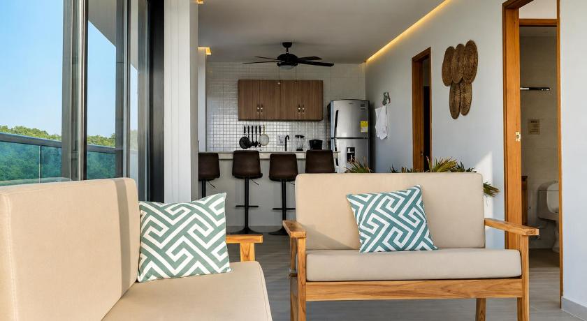 Image of Apartment with Sea View 8
