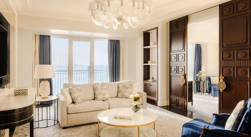 Four Seasons Hotel Doha - image 3