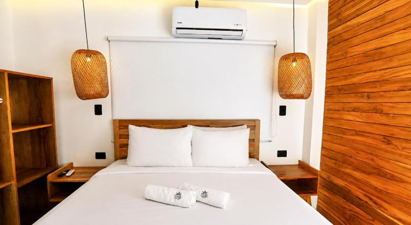 Image of Double Room with Balcony and Sea View 8