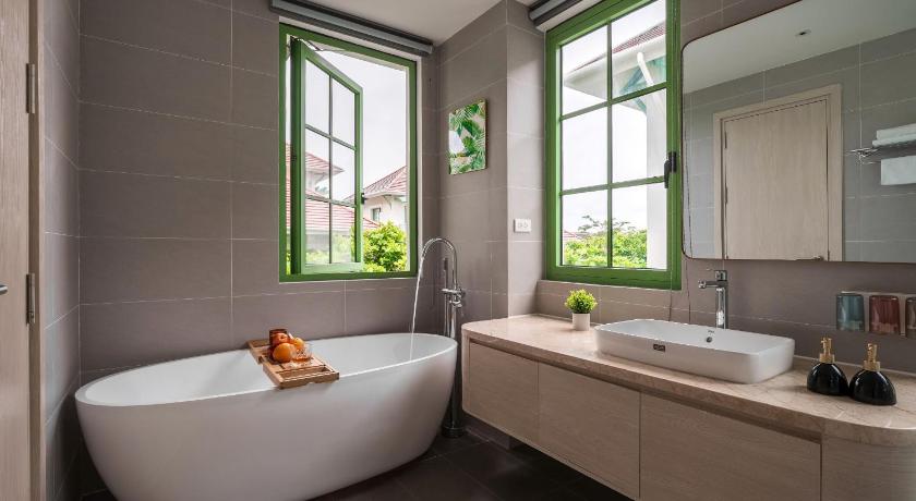 Căn Hộ Nhìn Ra Vườn (Apartment with Garden View)