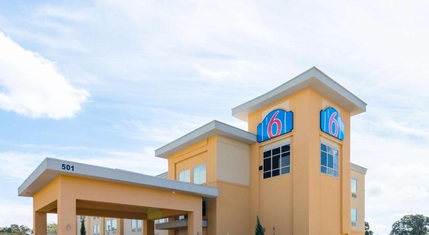 Motel 6-Joshua, TX